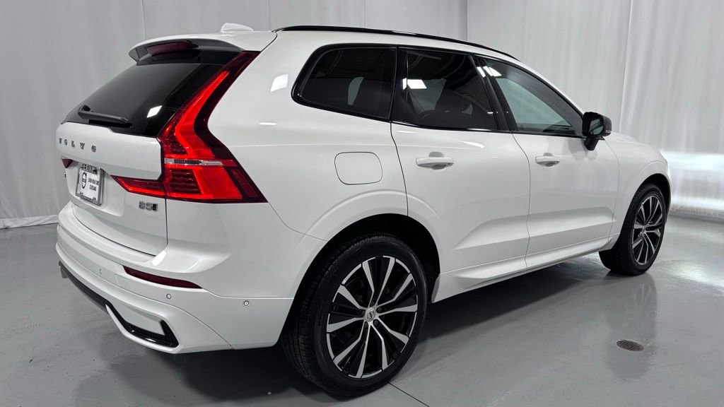 Certified 2023 Volvo XC60 B5 Plus w/ Climate Package AWD/4WD image 6