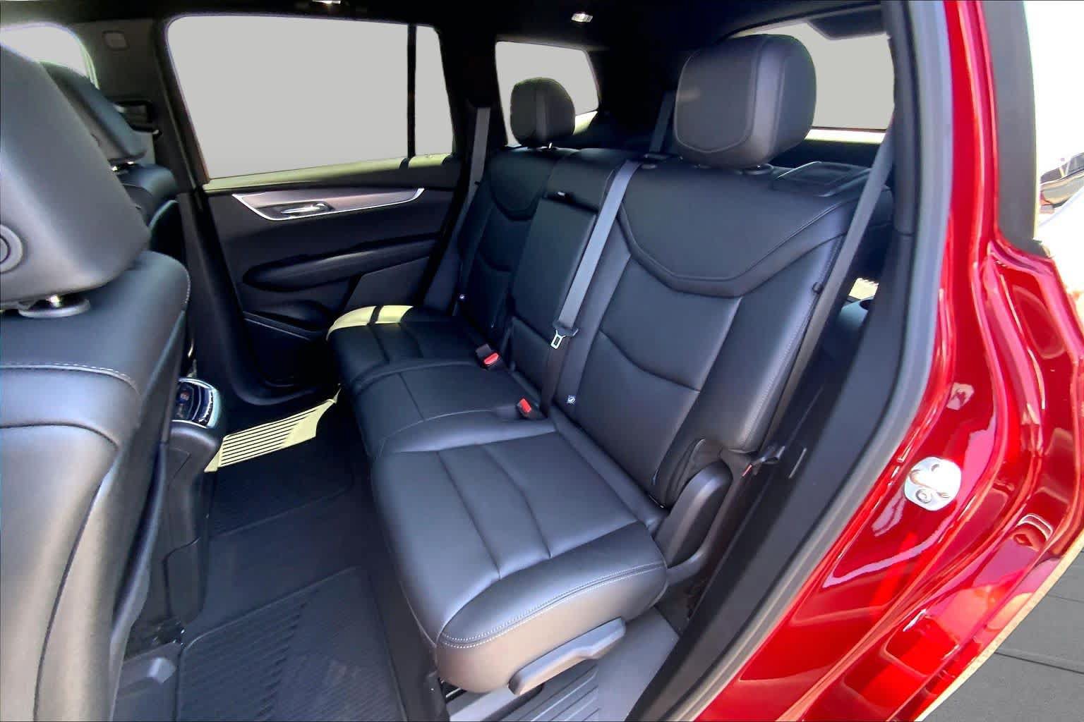 Used 2025 Cadillac XT6 Luxury FWD image 21