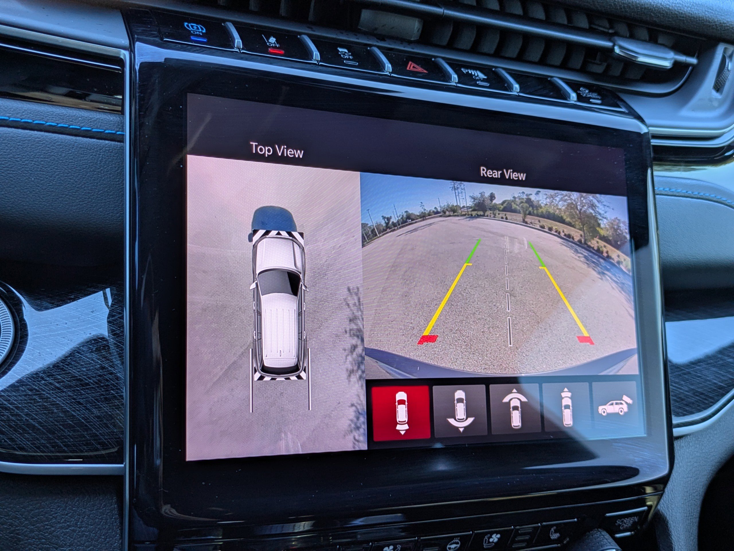 Used 2024 Jeep Grand Cherokee Trailhawk w/ Advanced Protech Group II image 28