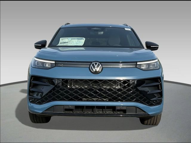 New 2026 Volkswagen Tiguan SE R-Line image 2