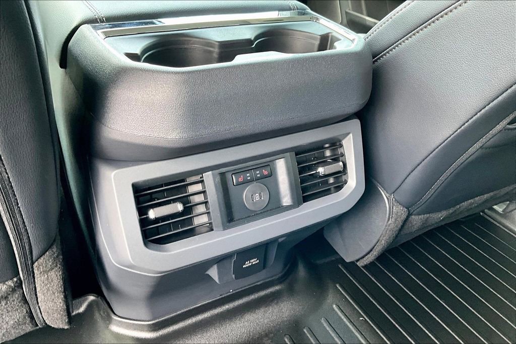 New 2026 Ford F250 Lariat w/ Black Appearance Package image 15