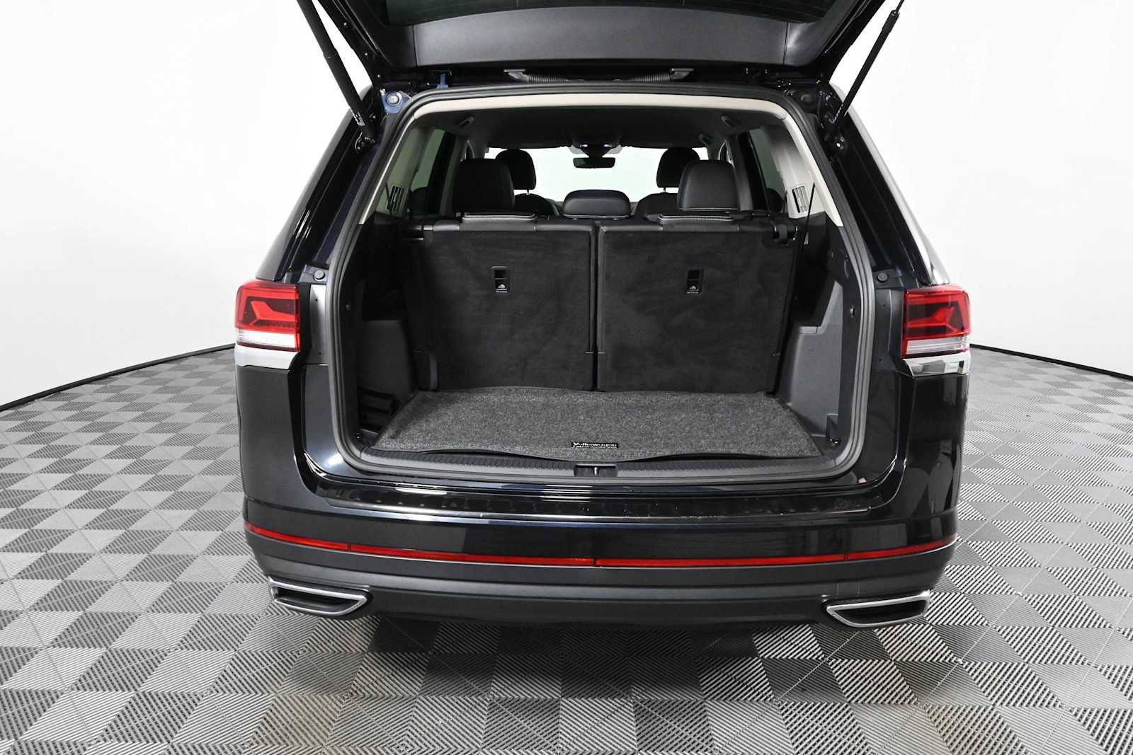 Certified 2026 Volkswagen Atlas SE FWD image 7