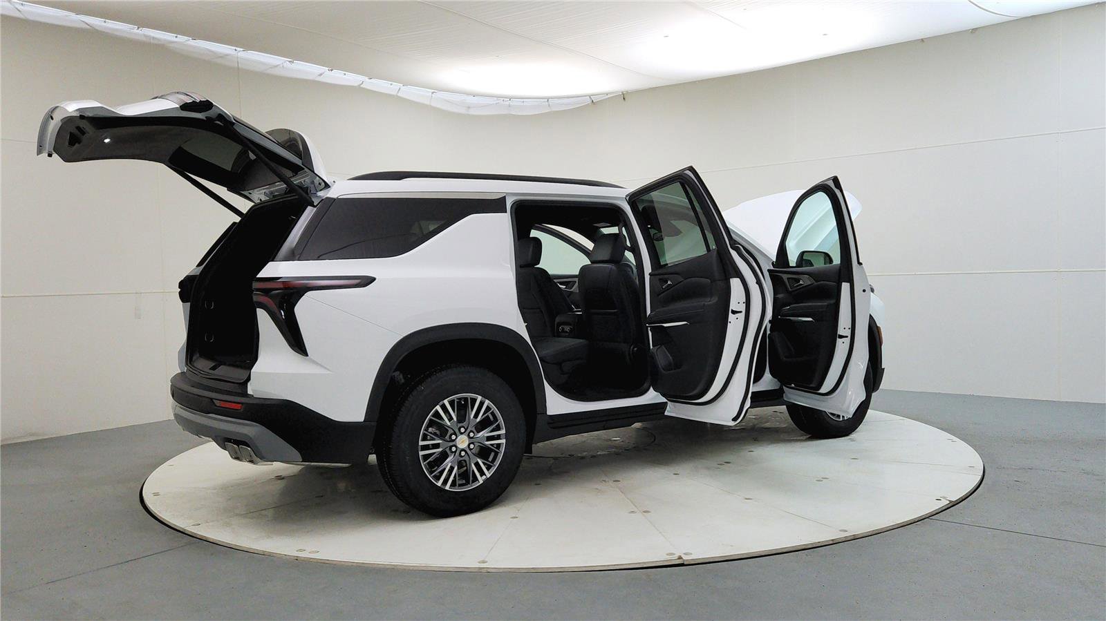 New 2026 Chevrolet Traverse LT image 12