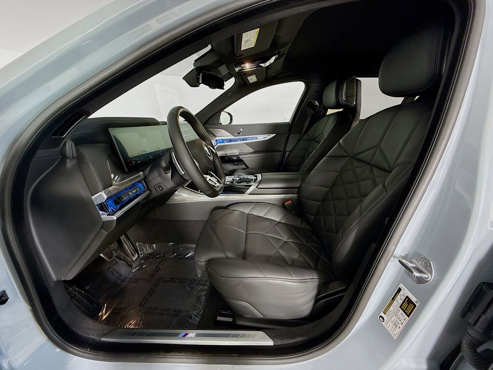 Certified 2025 BMW 740i image 22