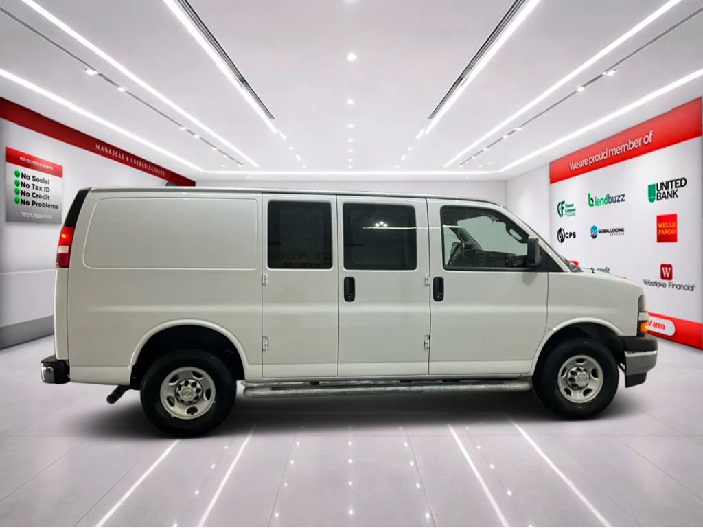 Used 2024 Chevrolet Express 2500 w/ Driver Convenience Package image 9