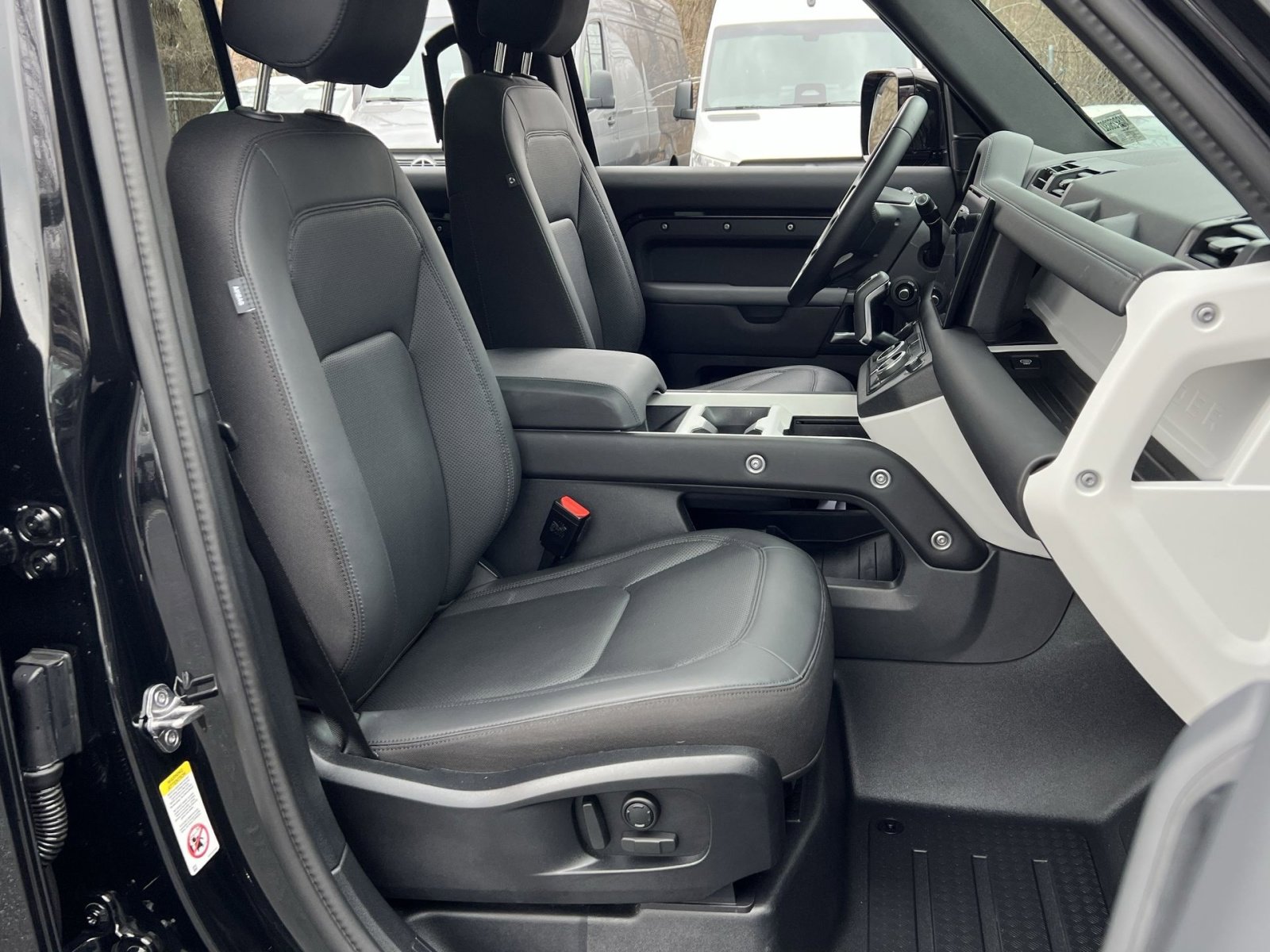 Used 2025 Land Rover Defender 110 S image 25