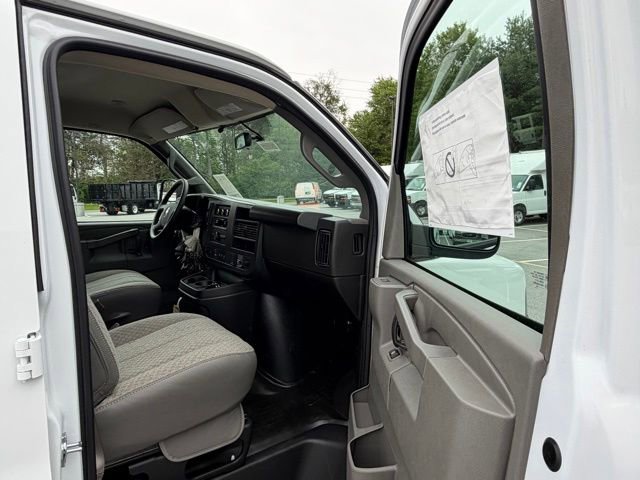 New 2026 Chevrolet Express 2500 w/ Driver Convenience Package RWD image 28