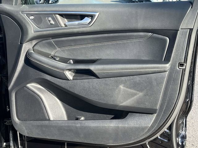 Used 2019 Ford Edge Titanium w/ Cold Weather Package image 27