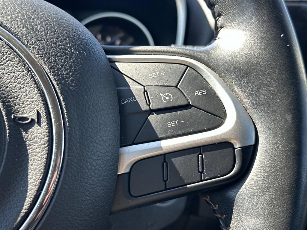 Used 2018 Jeep Compass Limited AWD/4WD image 23
