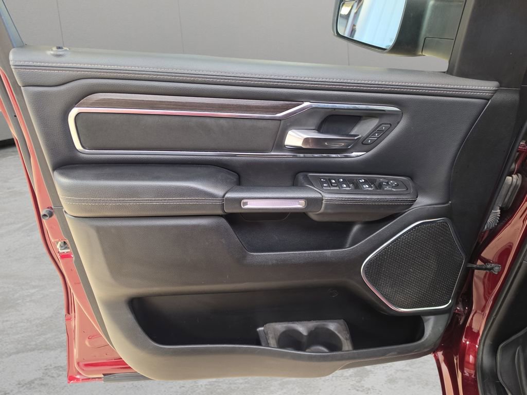 Used 2025 RAM 1500 Laramie AWD/4WD image 12