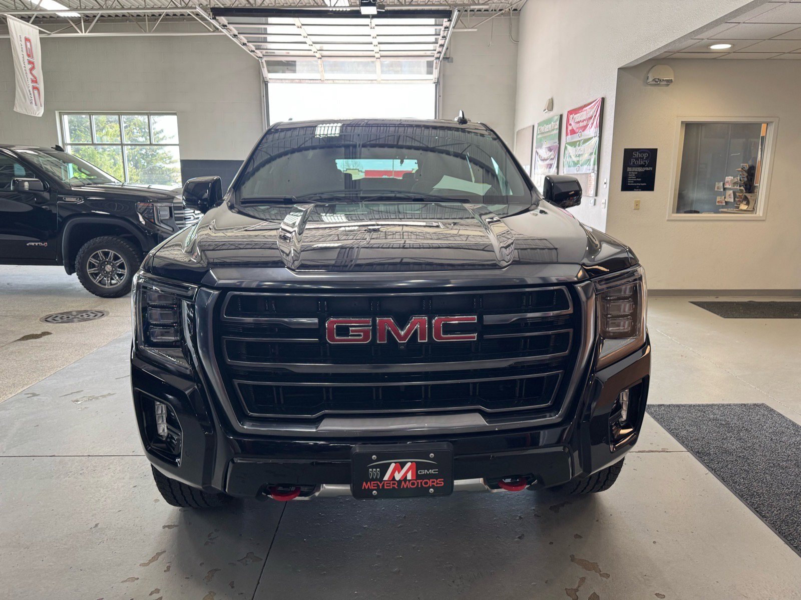 Certified 2024 GMC Yukon AT4 w/ Technology Package AWD/4WD image 2