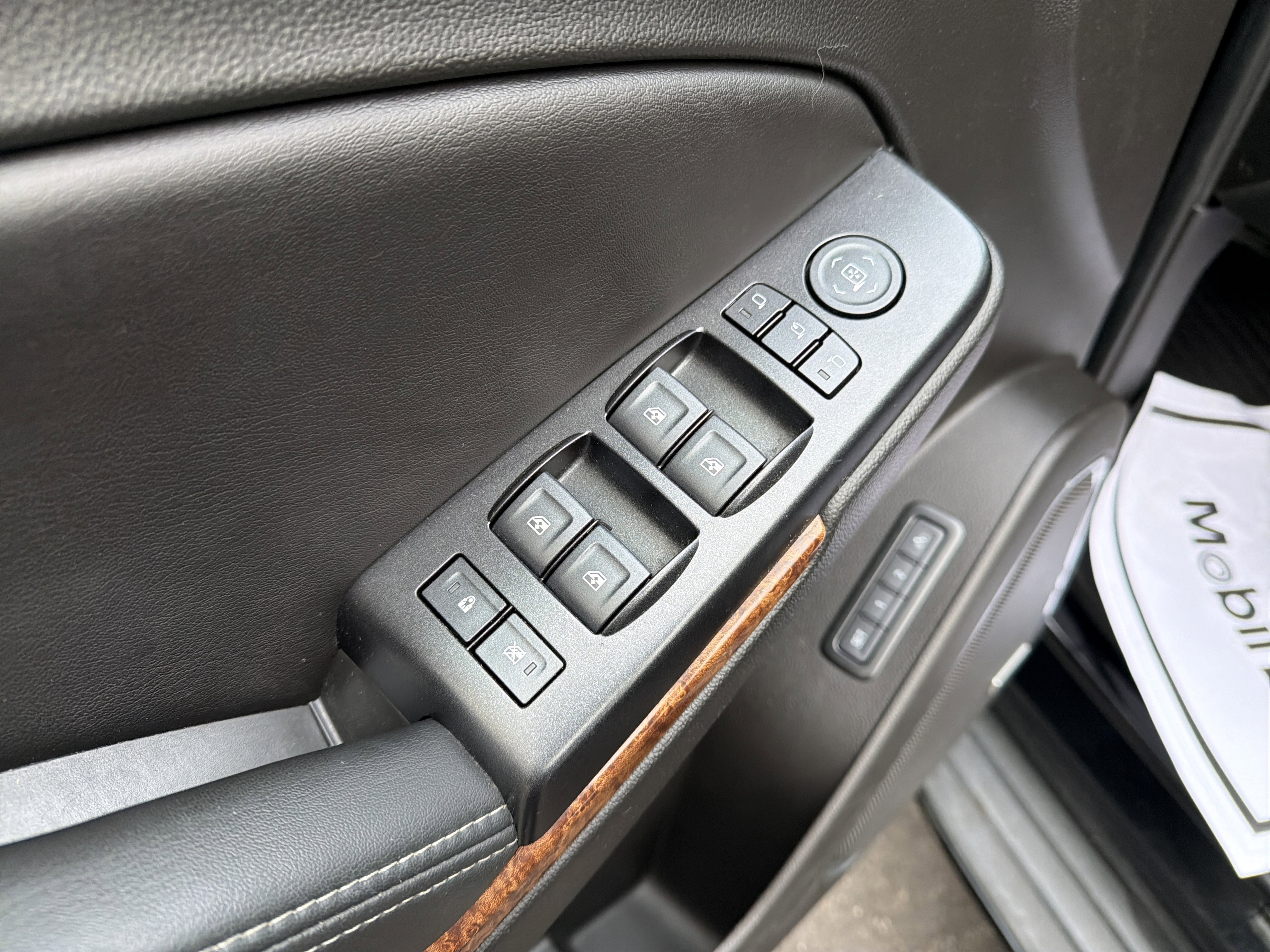 Used 2018 Chevrolet Tahoe Premier image 15