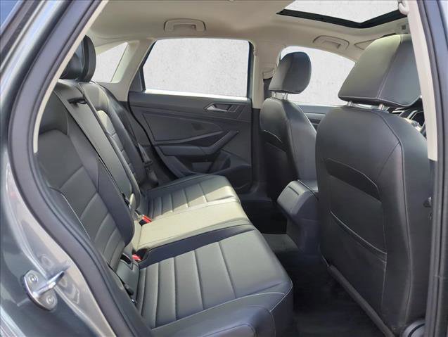 Used 2024 Volkswagen Jetta SE image 16