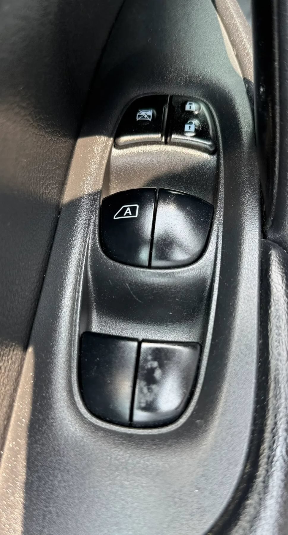 Used 2016 Nissan Rogue S FWD image 22