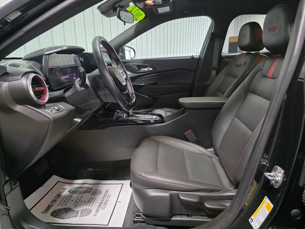 Used 2024 Chevrolet Trax RS w/ Sunroof Package FWD image 9