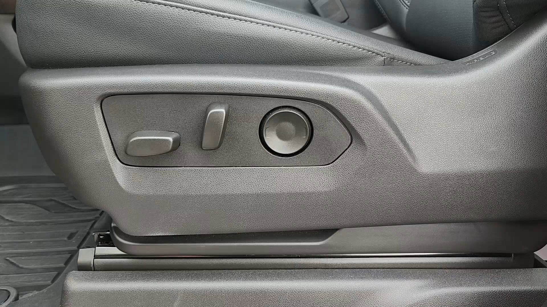 Used 2024 GMC Sierra 1500 SLT w/ SLT Premium Plus Package image 9