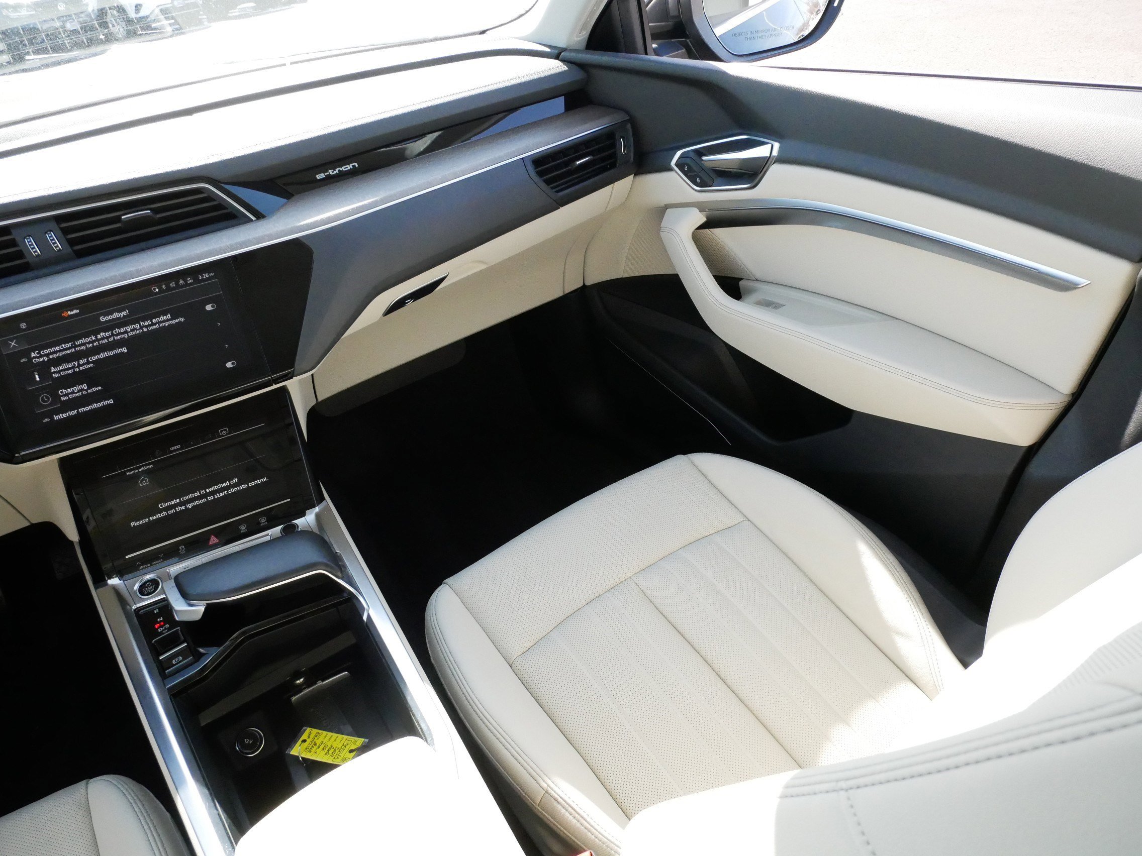 Used 2024 Audi Q8 e-tron Premium Plus image 11