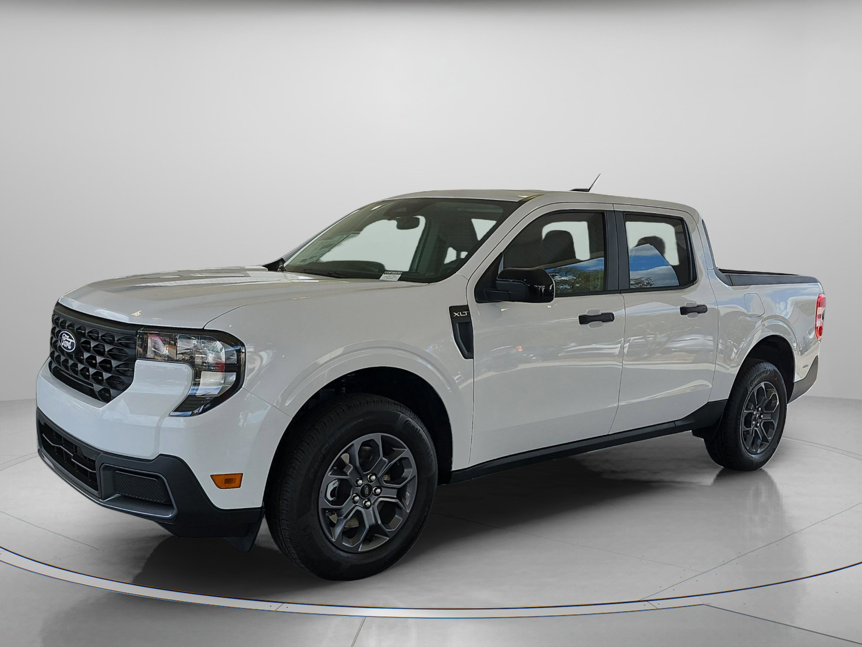 New 2026 Ford Maverick XLT w/ XLT Luxury Package image 2