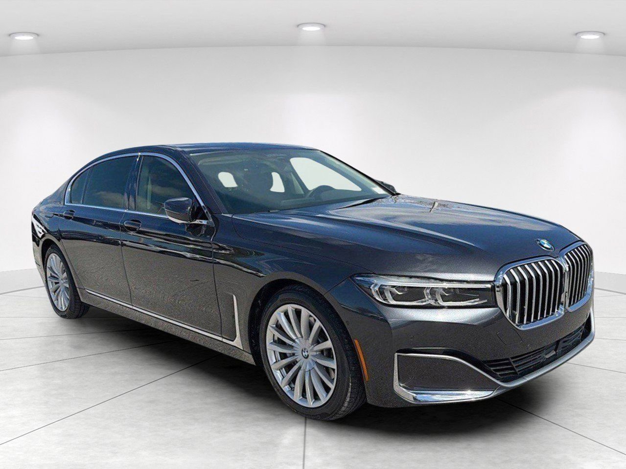 Used 2020 BMW 740i image 2