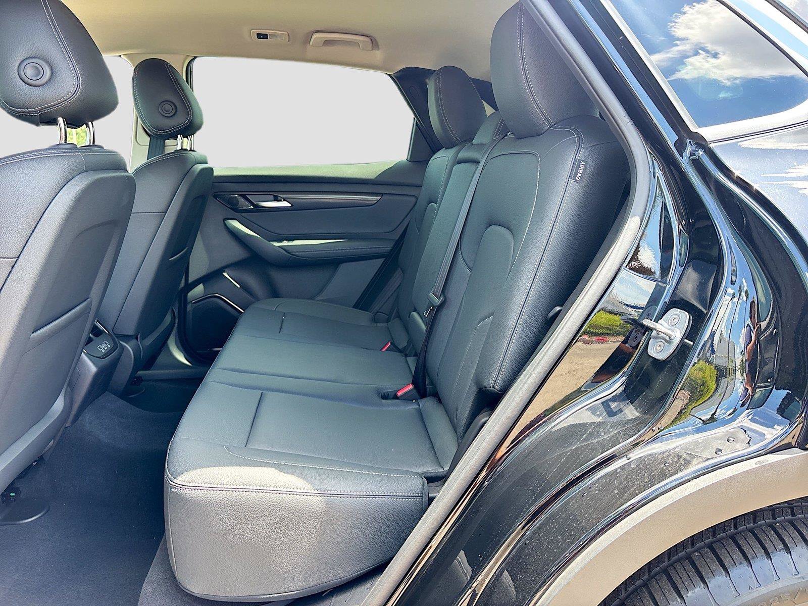 New 2025 VinFast VF 8 Eco AWD/4WD image 23