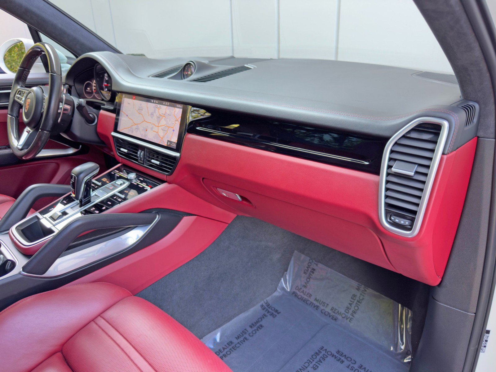 Used 2020 Porsche Cayenne Turbo image 15