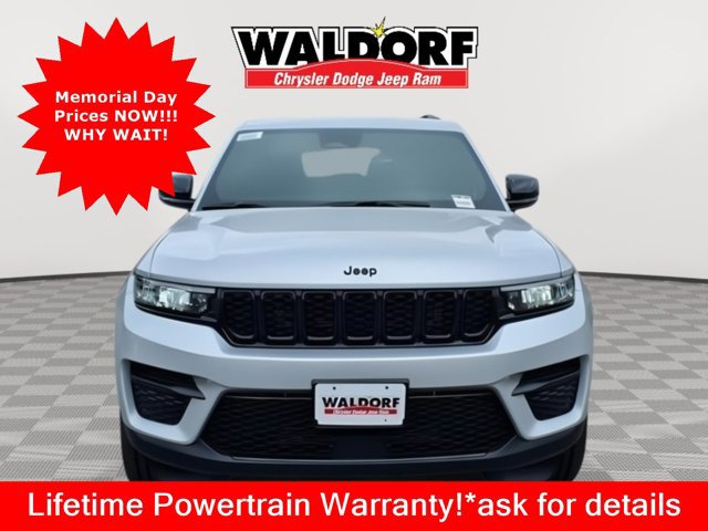 New 2025 Jeep Grand Cherokee Altitude AWD/4WD image 8
