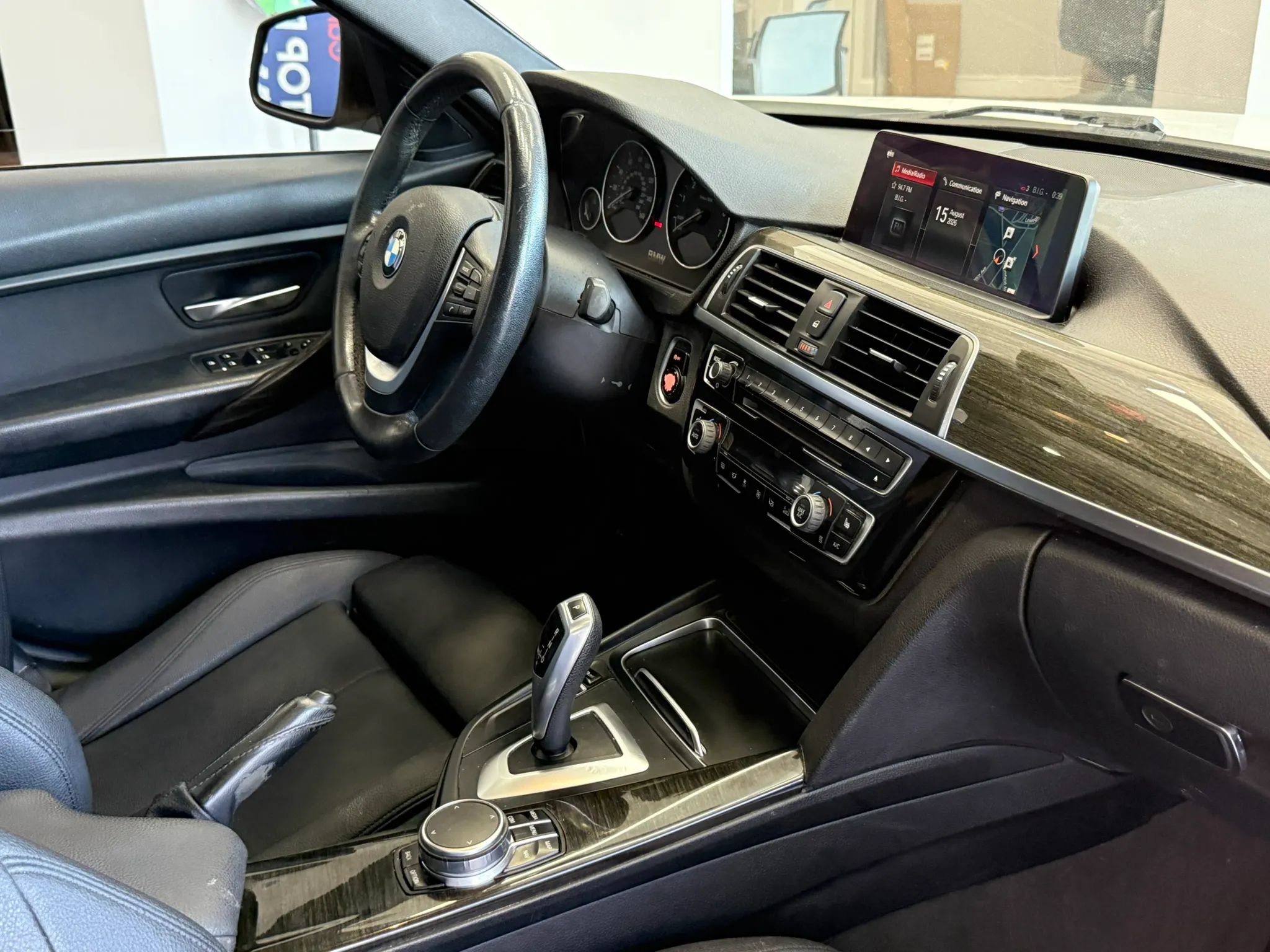 Used 2018 BMW 320i Sedan RWD image 26