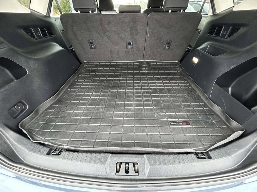 Used 2018 Ford Edge SE image 16