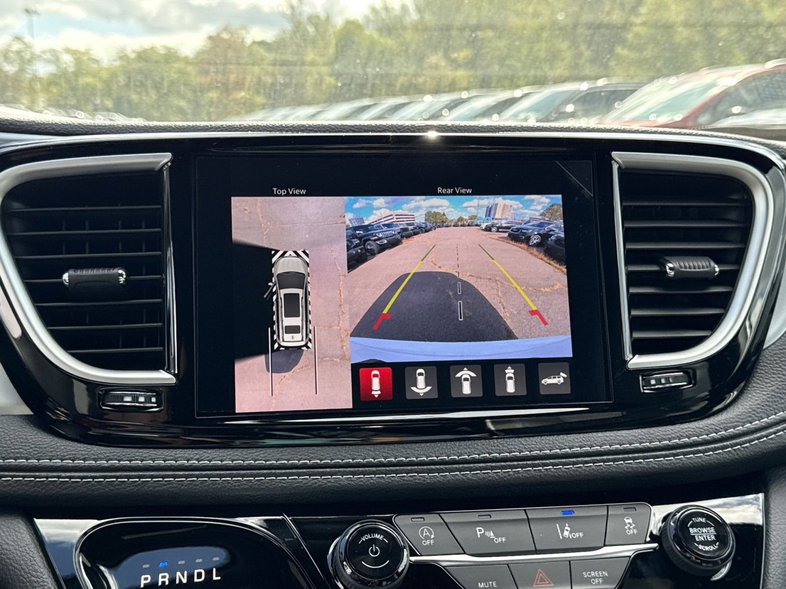 New 2026 Chrysler Pacifica Limited w/ S Appearance Package image 19