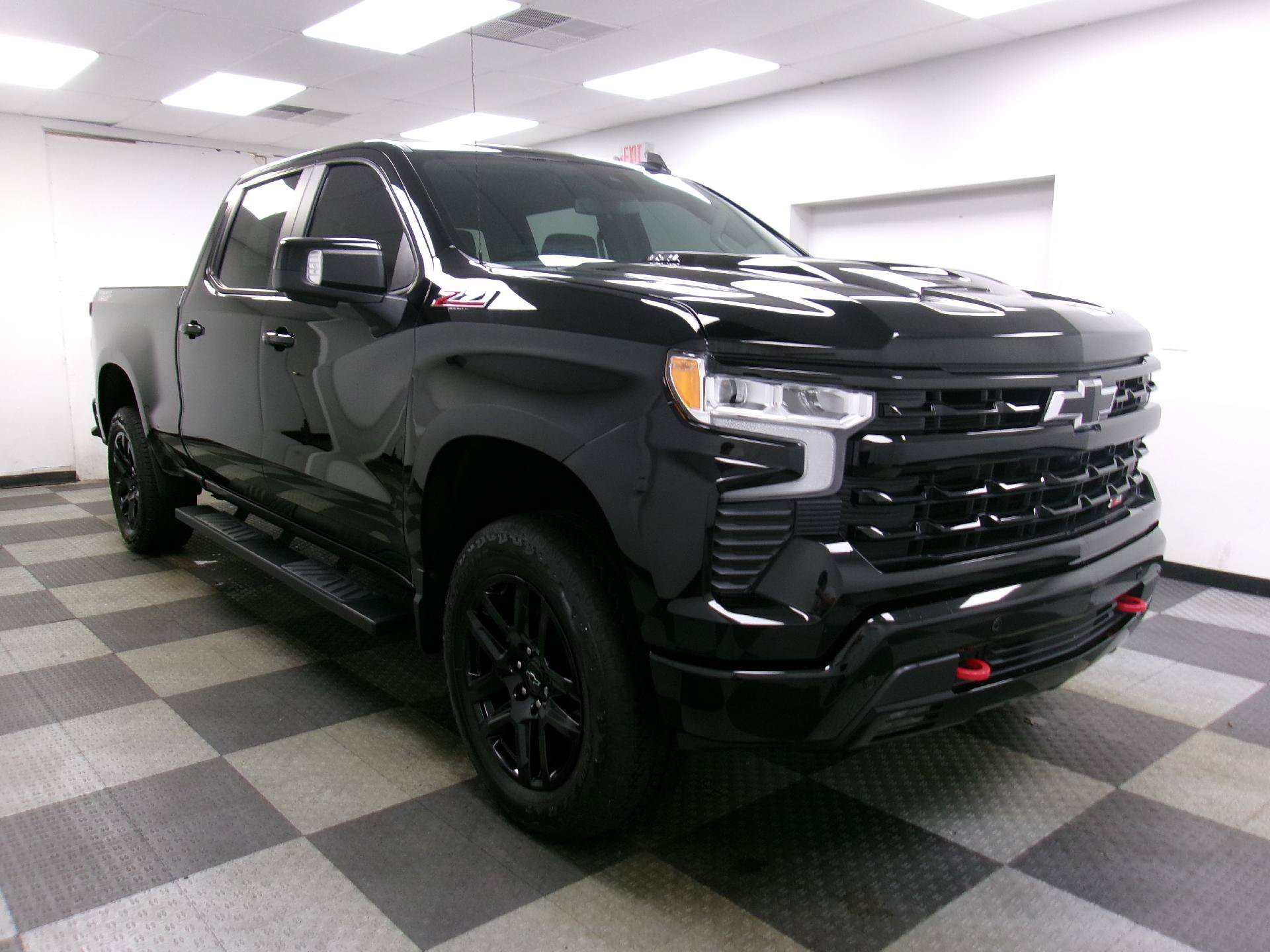 Used 2024 Chevrolet Silverado 1500 LT Trail Boss w/ Convenience Package II AWD/4WD image 15
