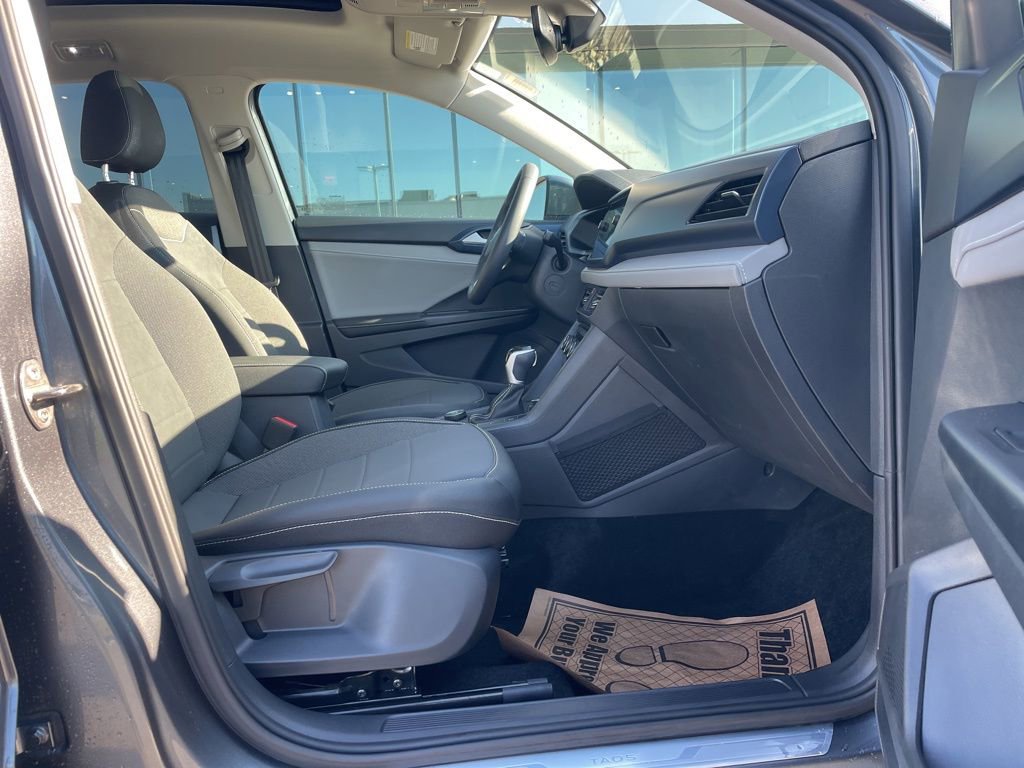 Used 2024 Volkswagen Taos SE image 15