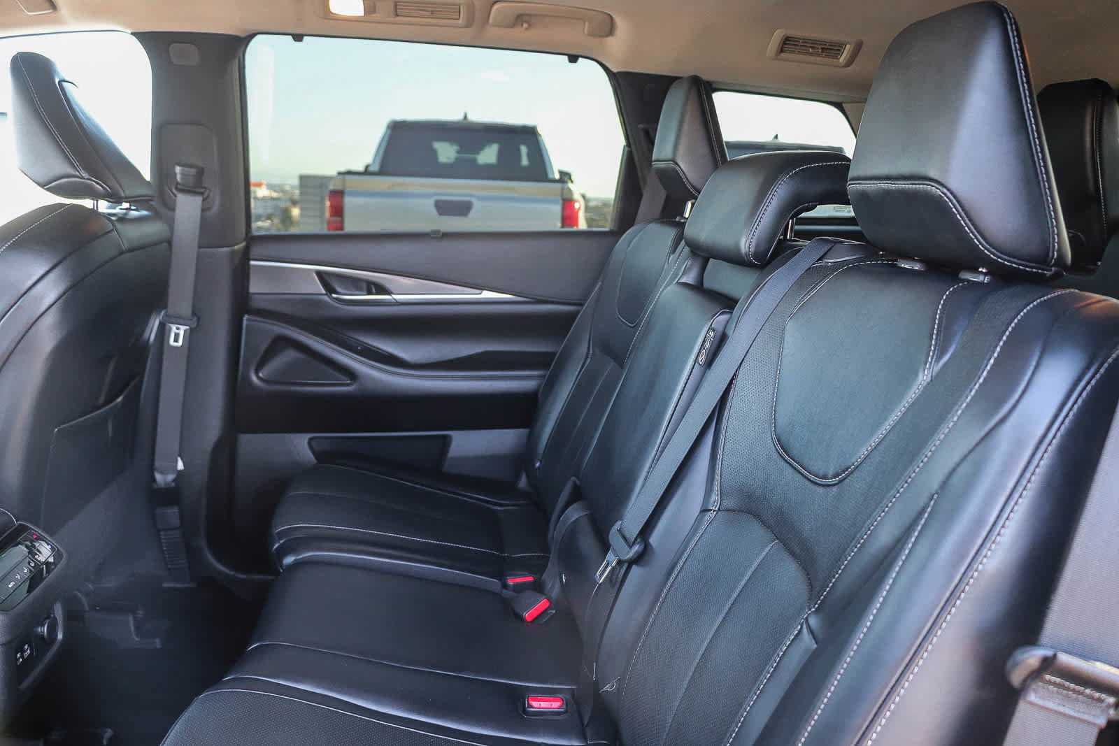 Used 2023 INFINITI QX60 Luxe w/ Cargo Package AWD/4WD image 18