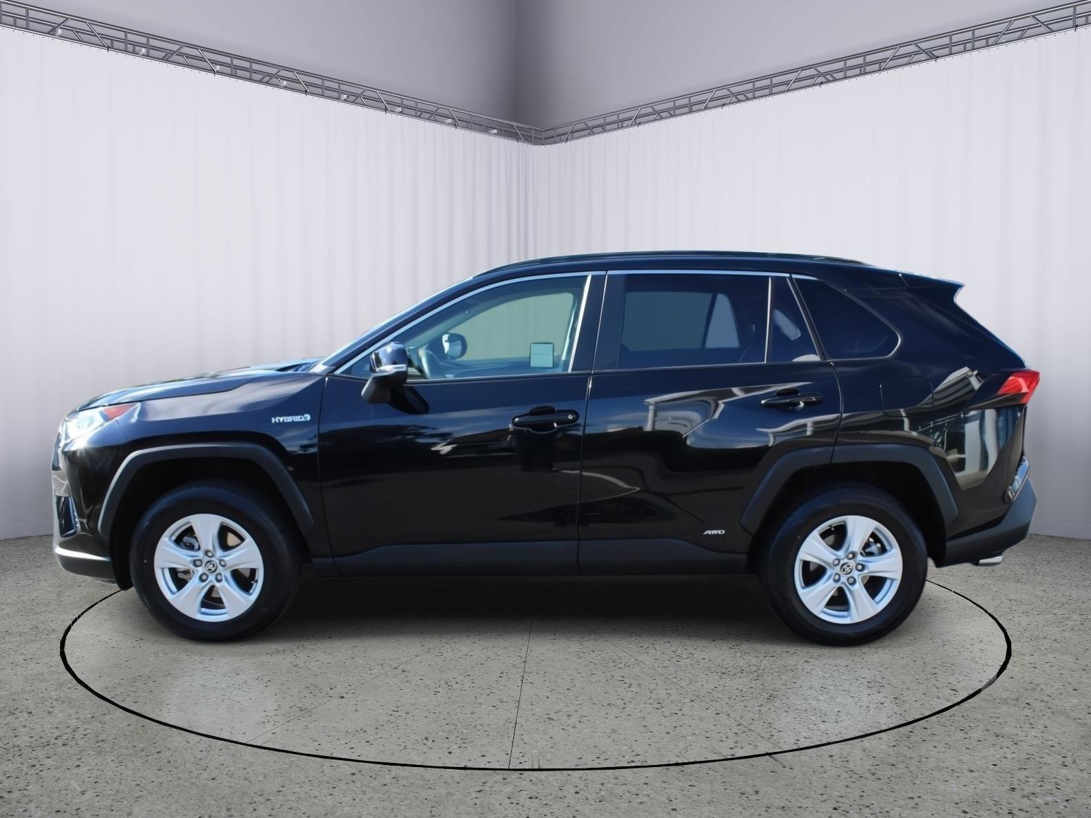 Used 2021 Toyota RAV4 AWD Hybrid image 5