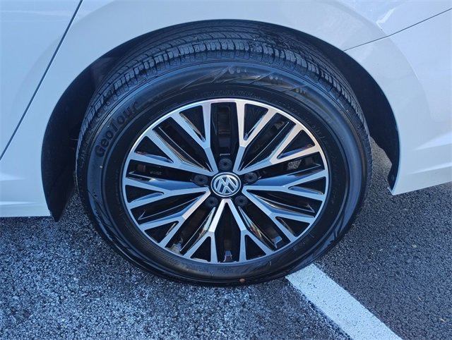 Used 2021 Volkswagen Jetta SE w/ SE Cold Weather Package image 6