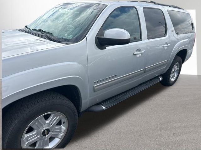 Used 2014 Chevrolet Suburban LT image 2