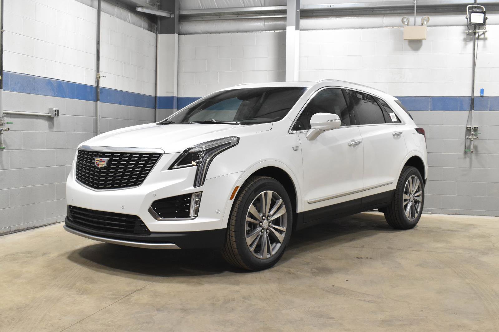 New 2026 Cadillac XT5 Premium Luxury w/ LPO, Floor Liner Package AWD/4WD image 1