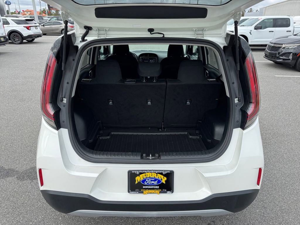 Used 2023 Kia Soul LX FWD image 17
