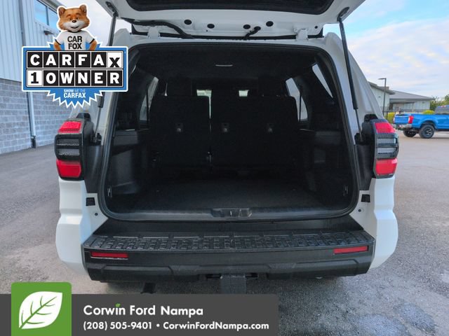 Used 2025 Toyota 4Runner SR5 AWD/4WD image 29