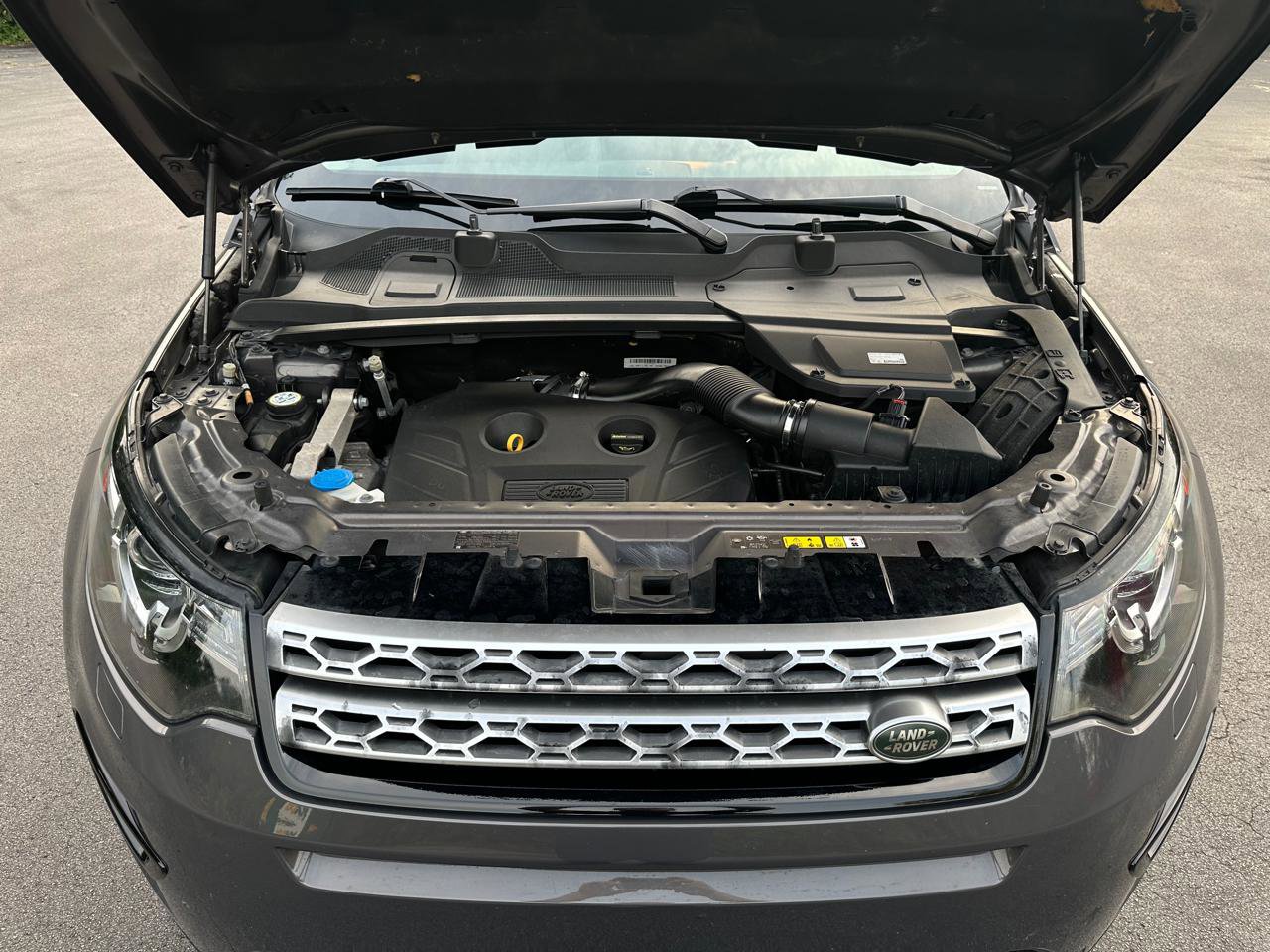 Used 2016 Land Rover Discovery Sport HSE AWD/4WD image 31