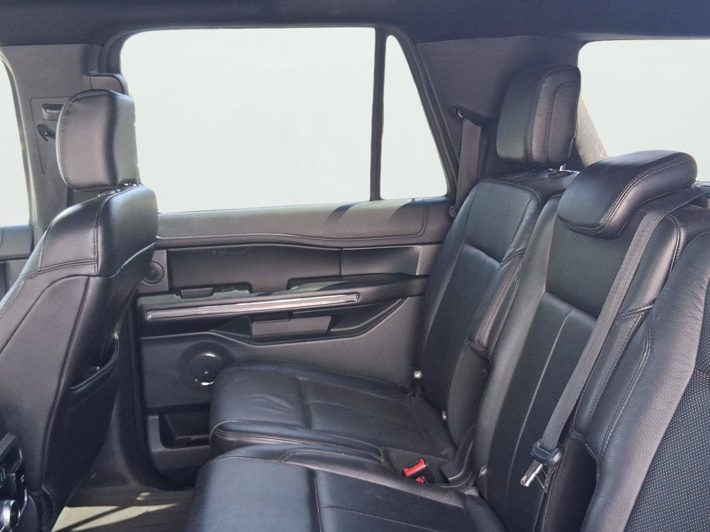 Used 2018 Ford Expedition Max XLT w/ Equipment Group 202A RWD image 23