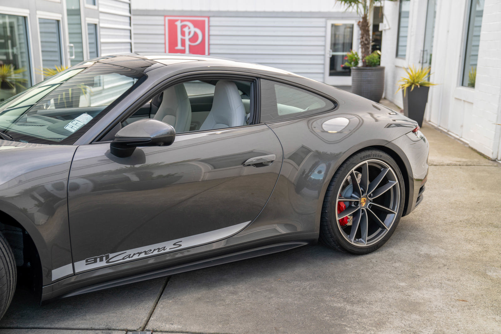 Used 2021 Porsche 911 Carrera S RWD image 5