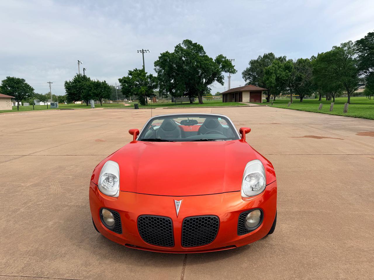 Used 2008 Pontiac Solstice GXP w/ Premium Package RWD image 4