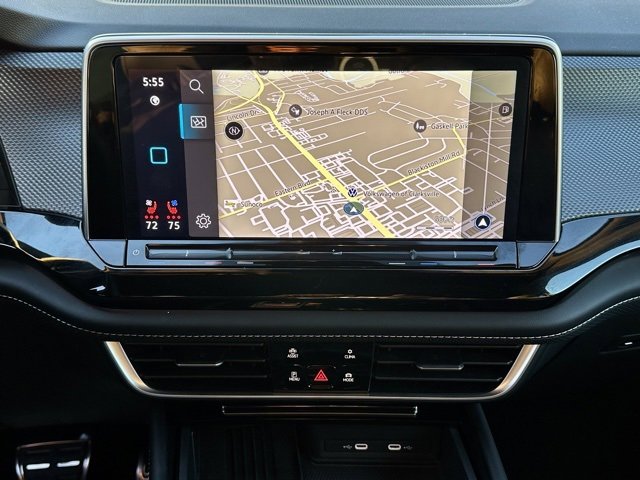 Certified 2025 Volkswagen Atlas Cross Sport SEL R-Line image 22