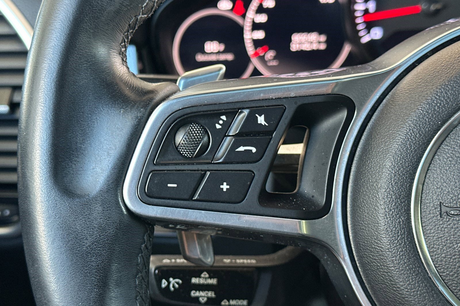 Used 2019 Porsche Cayenne AWD/4WD image 30