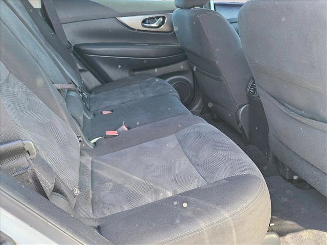 Used 2016 Nissan Rogue S FWD image 18