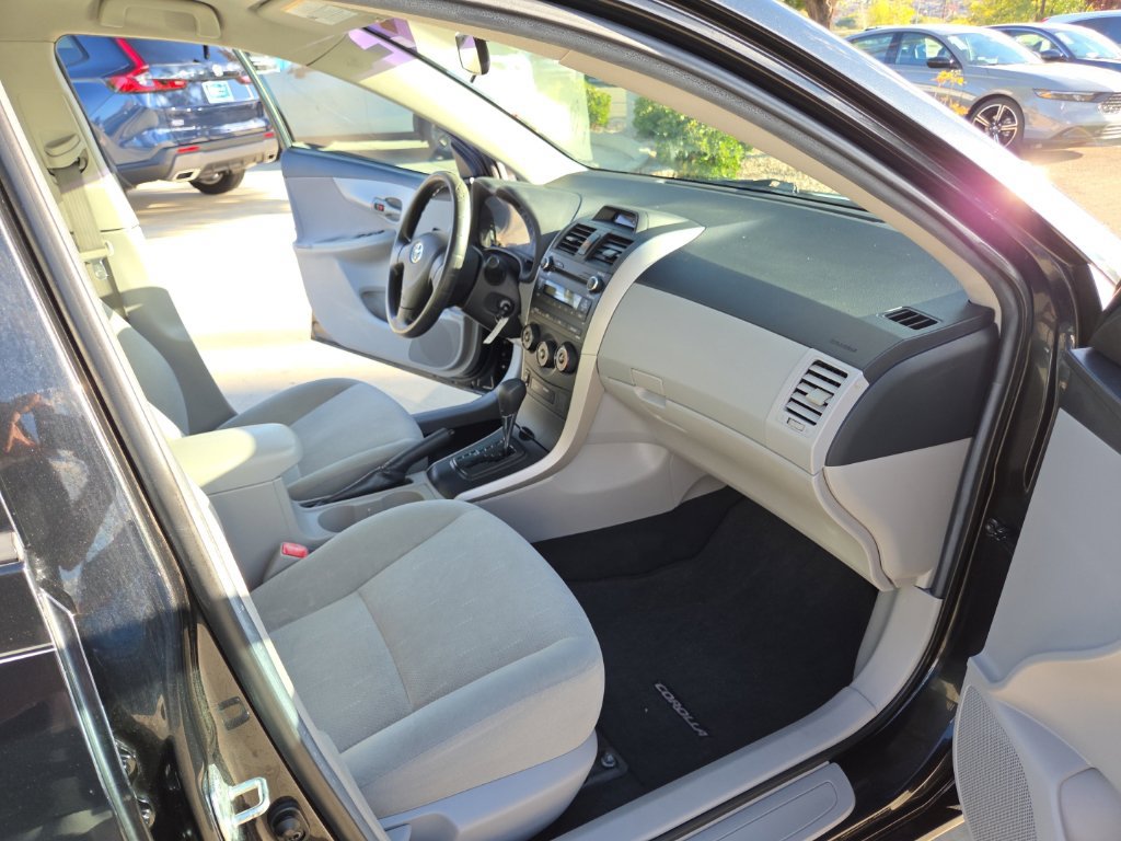 Used 2013 Toyota Corolla L FWD image 23