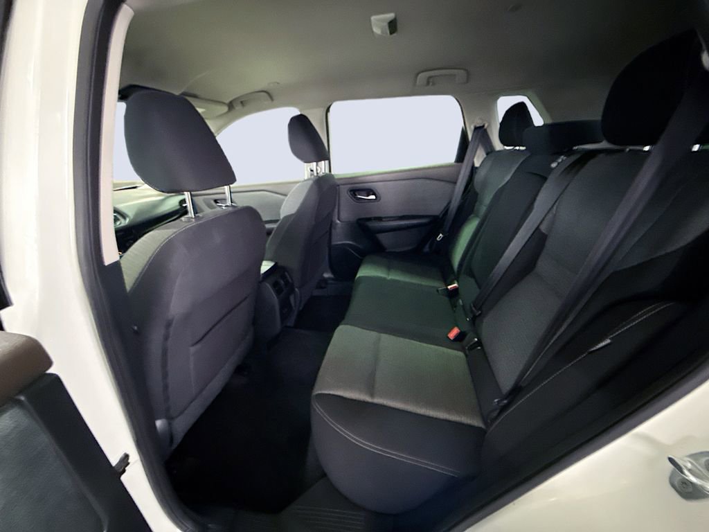 Used 2022 Nissan Rogue SV image 19