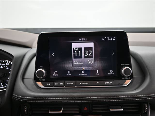 Used 2023 Nissan Rogue SV image 11