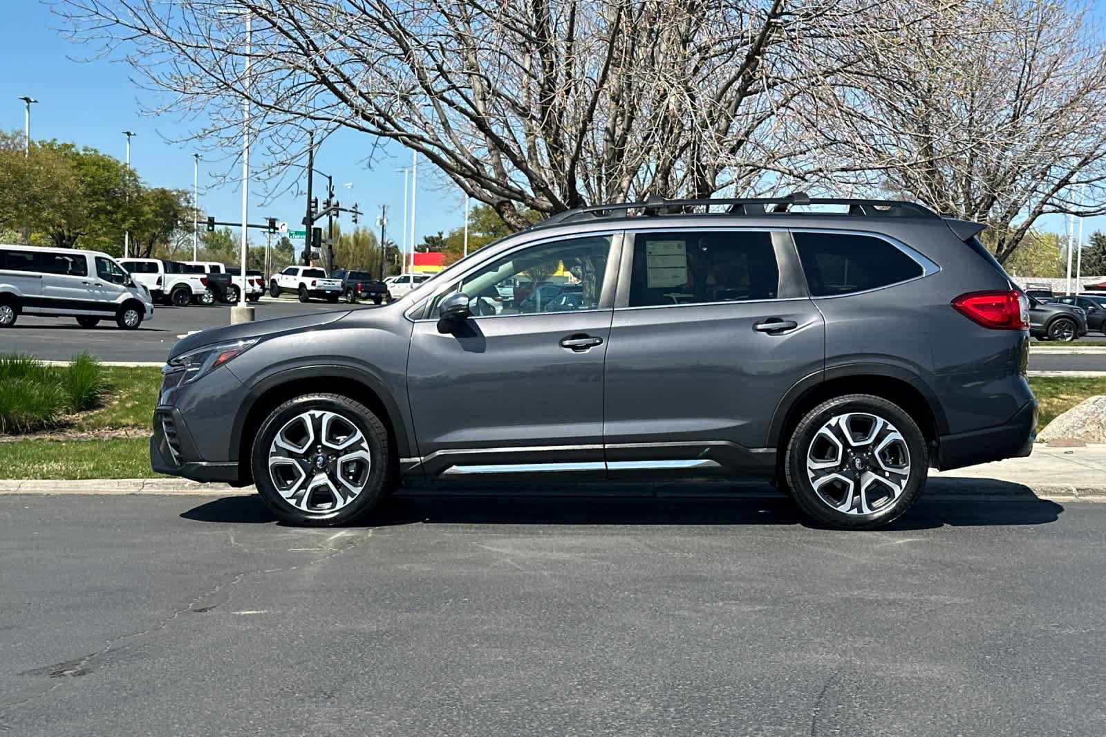 Used 2023 Subaru Ascent Limited w/ Technology Package image 5