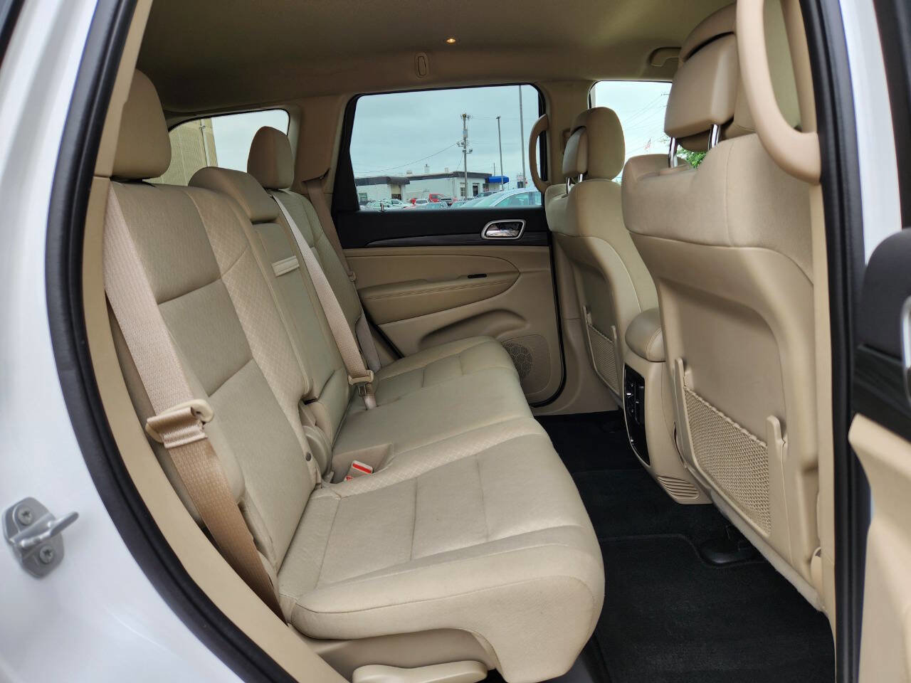 Used 2022 Jeep Grand Cherokee Laredo E image 14